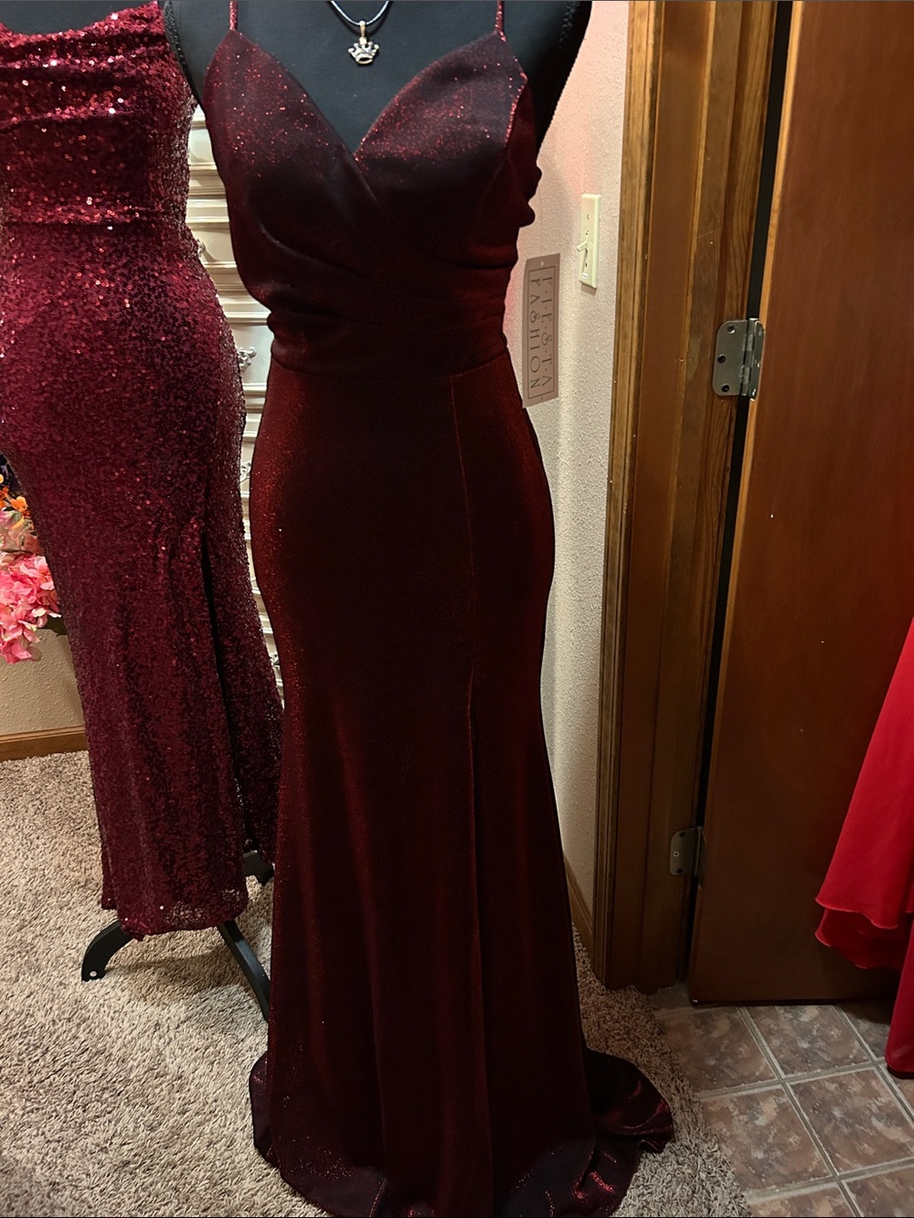 Elegant Wine Red Spaghetti-Strap Prom Gown